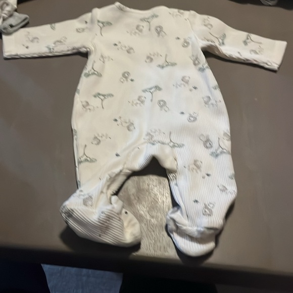 Newborn “Just one you” by Carter’s outfit, Newborn, never worn, brand new - Picture 3 of 3